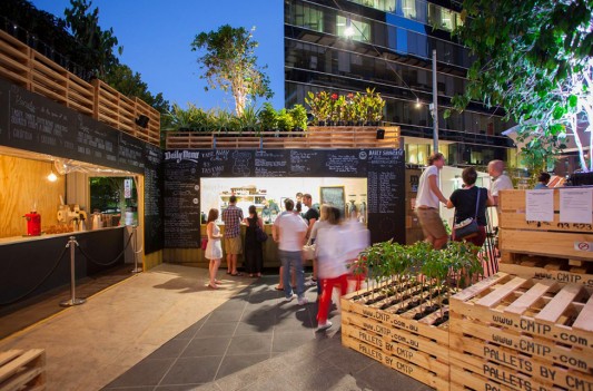 Тропическая кофейня в центре Мельбурна