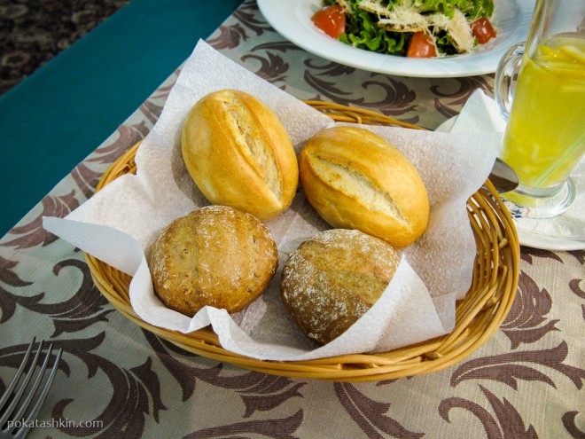Корзинка с хлебом
