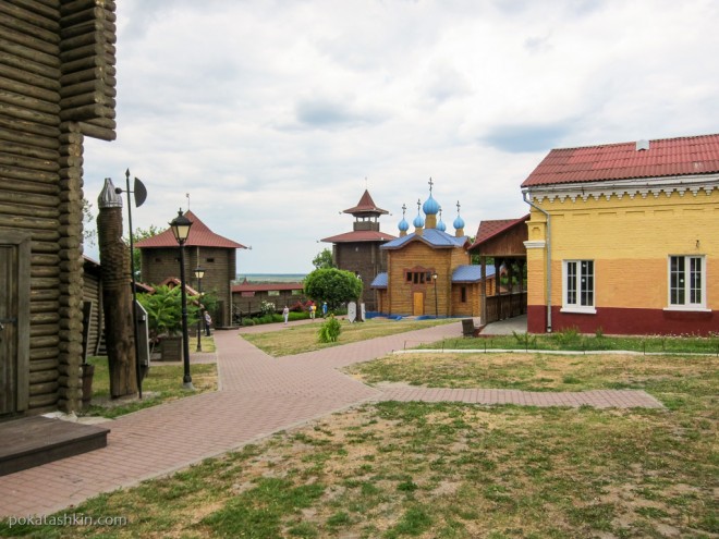 Территория Мозырского замка