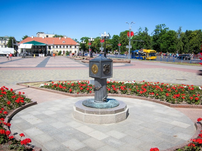Нулевой километр на площади Ленина в Гродно