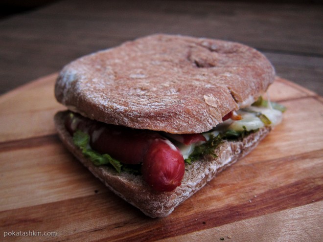 Сэндвич с охотничьими колбасками