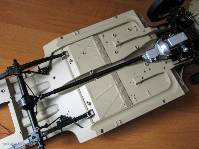 Модель автомобиля ГАЗ-М-20 «Победа» (№35): Монтаж карданного вала