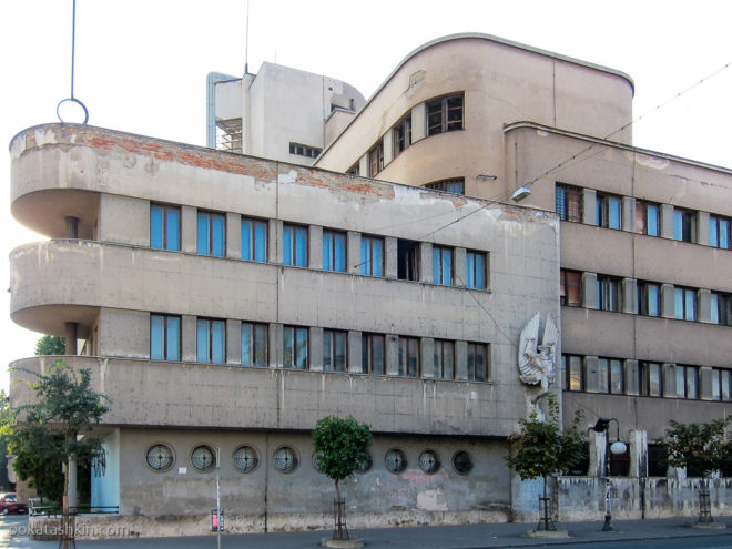 Разрушенное здание Штаба ВВС и ПВО (Белград)