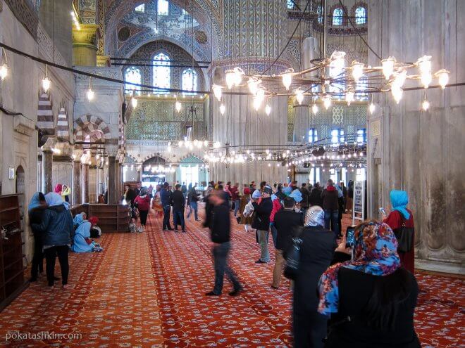 Интерьер Голубой мечети (Мечеть Султанахмет)