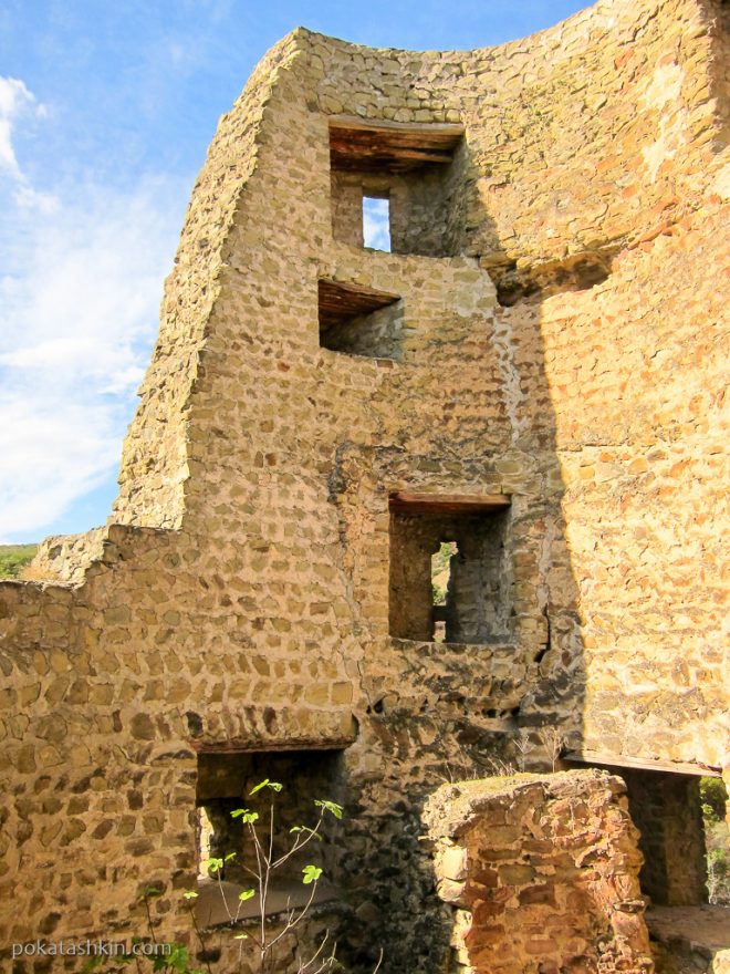 Развалины Бебрисцихе (крепость старца)