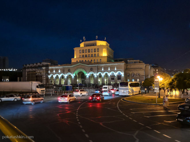 Ночная Площадь Республики