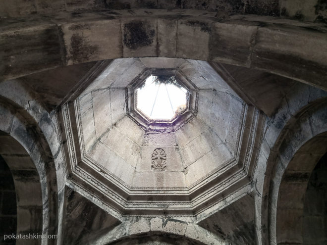 Внутри монастыря Гошаванк