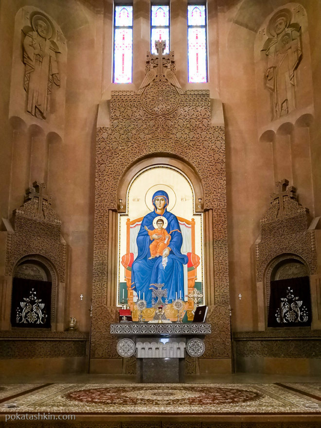Интерьер церкви Святого Иоанна Крестителя в Абовяне